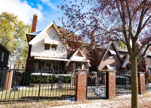 18968 Pennington Dr, Detroit, MI, 48221-2168 | Card Image