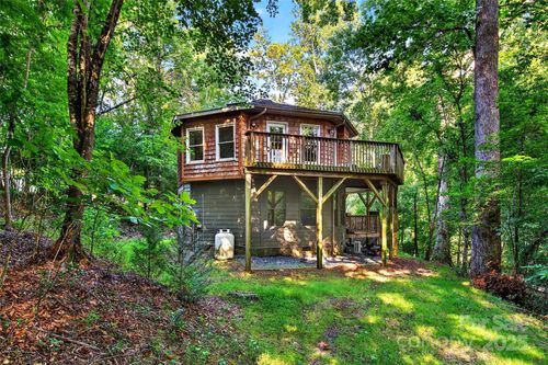 83 Cascades Pkwy, Nebo, NC, 28761-4862 | Card Image