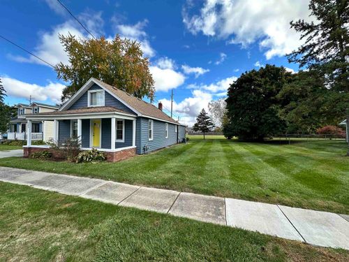 12061 Emelia St, Birch Run, MI, 48415-9718 | Card Image