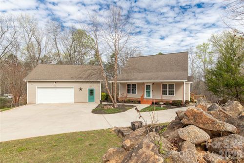 1890 Davis Cir, Clover, SC, 29710-8417 | Card Image