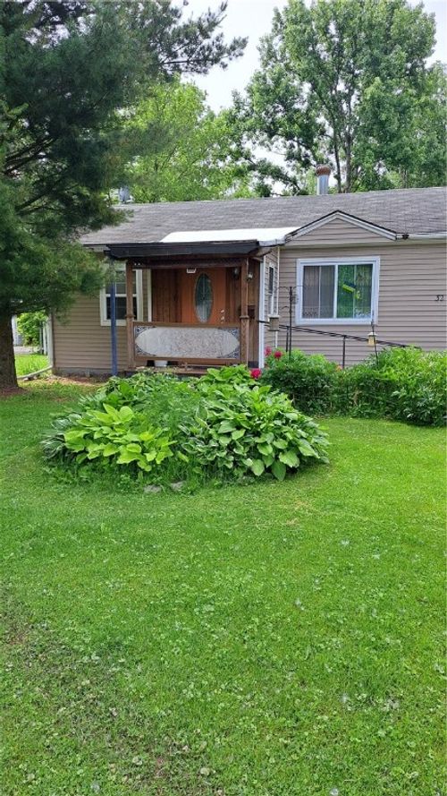 32 Seneca Rd, Seneca Falls, NY, 13148-2323 | Card Image