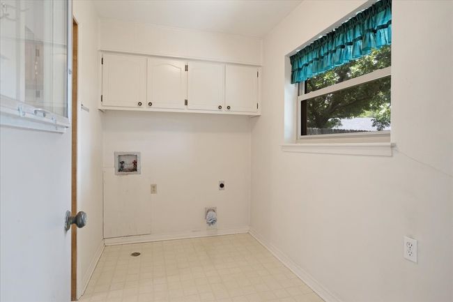 2909 Dover Dr, House other with 3 bedrooms, 2 bathrooms and null parking in Sherman TX | Image 14