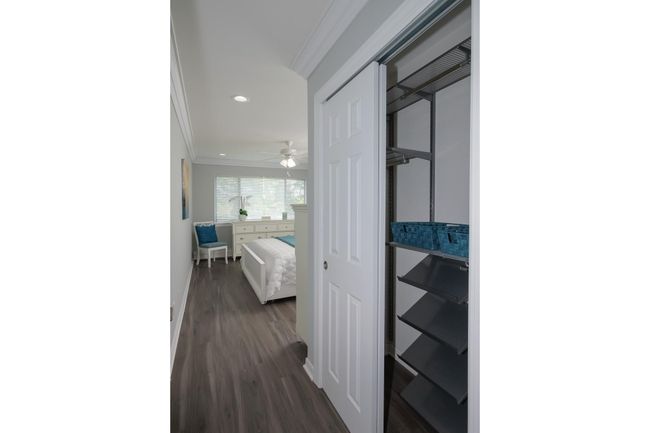 APT-3A - 11 S Saxon Ave, Condo with 1 bedrooms, 1 bathrooms and null parking in Bay Shore NY | Image 10