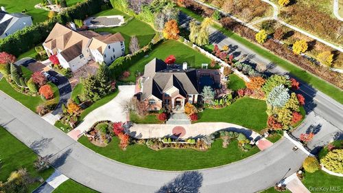 2 Old Bridge Ct, Melville, NY, 11747-2332 | Card Image