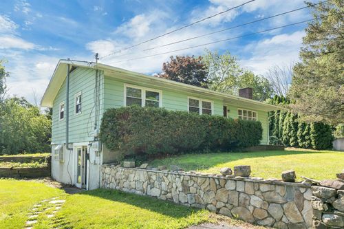 15 Tuttle Ln, Greenland, NH, 03840-2327 | Card Image