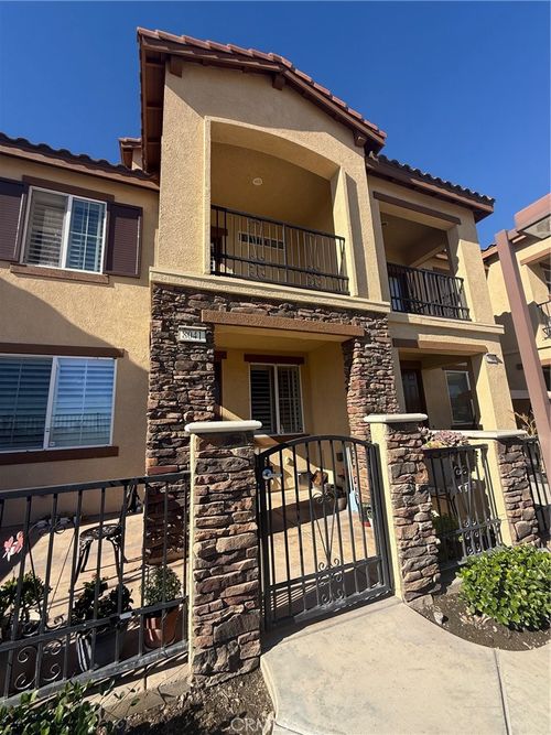 8041 City View Pl, Rancho Cucamonga, CA, 91730-2785 | Card Image