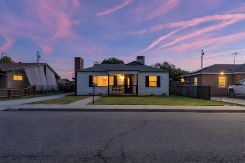 343 Walnut St, Lemoore, CA, 93245-2866 | Card Image