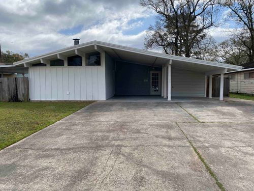 3015 Avenue L, Nederland, TX, 77627-7631 | Card Image