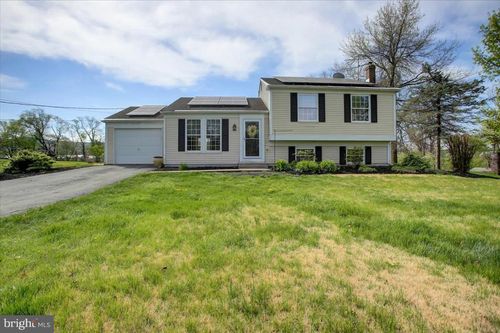 2284 Pine Rd, NEWVILLE, PA, 17241-9526 | Card Image