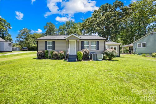316 20th Ave Ne, Hickory, NC, 28601-1940 | Card Image