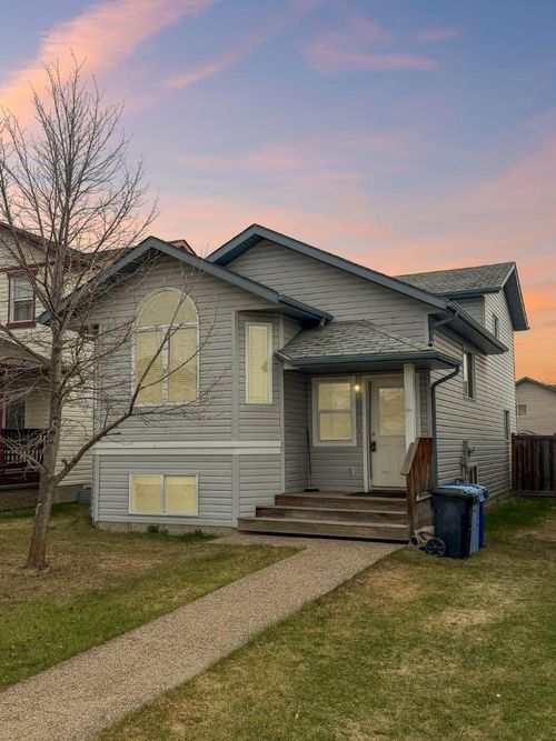 228 Paris Cres, Fort Mcmurray, AB, T9K0C9 | Card Image