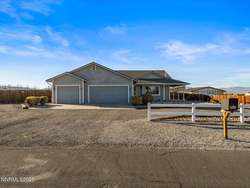 211 Bridlepath Way, Fernley, NV, 89408-8680 | Card Image