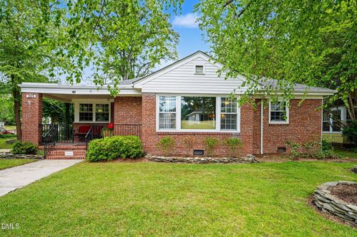 203 E Davis Street, Smithfield, NC, 27577 | Card Image