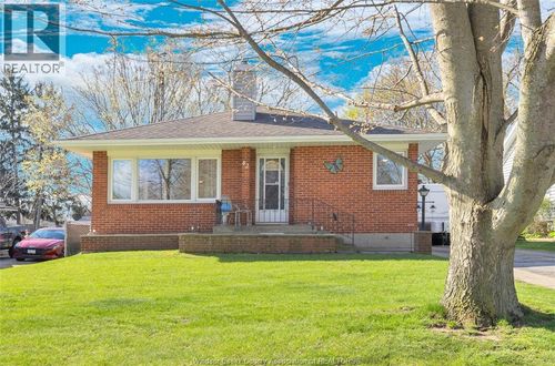 42 Grace Ave, Leamington, ON, N8H1K9 | Card Image