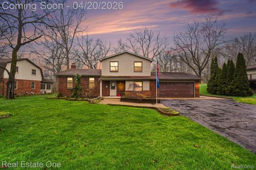 1355 Grebe Rd, Highland, MI, 48357-3923 | Card Image