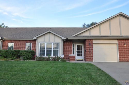5802 Sw Sterling Ln, Topeka, KS, 66604-2276 | Card Image