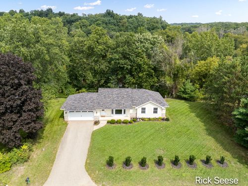 13535 Forest River Drive Se, Lowell, MI, 49331 | Card Image