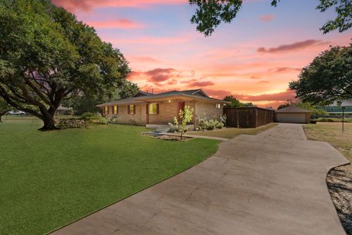 900 Lark Ln, Oak Leaf, TX, 75154-3840 | Card Image
