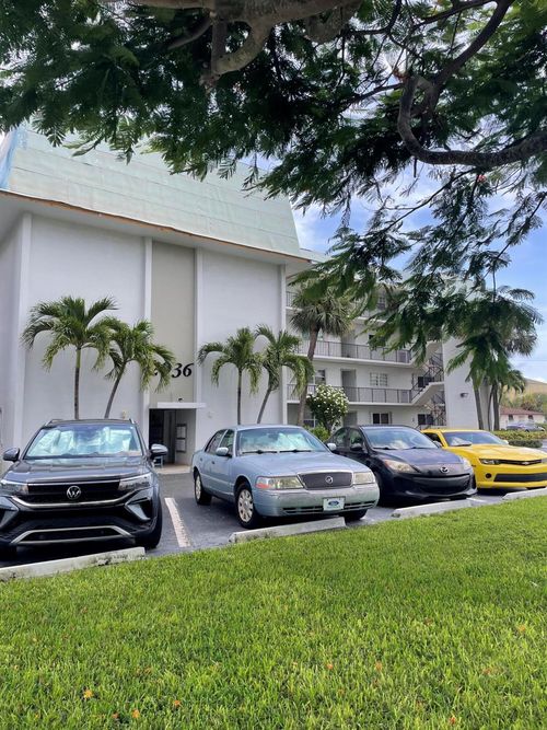 303-2936 Lake Shore 303 Drive, Riviera Beach, FL, 33404 | Card Image