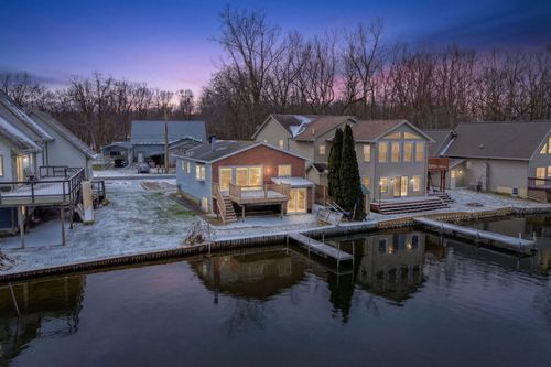 405 S Lakeside Dr, Michigan Center, MI, 49254-1307 | Card Image