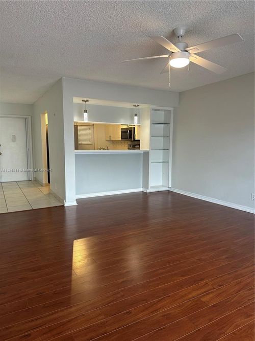 apt-210-4100 N 58th Ave, Hollywood, FL, 33021-1532 | Card Image