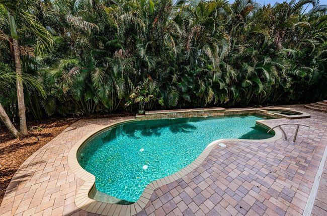 147 Bay Point Dr Ne, House other with 4 bedrooms, 4 bathrooms and null parking in St Petersburg FL | Image 15