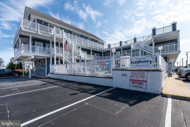 UNIT-106 - 2207 Surf Ave, Townhouse with 1 bedrooms, 2 bathrooms and null parking in North Wildwood NJ | Image 16