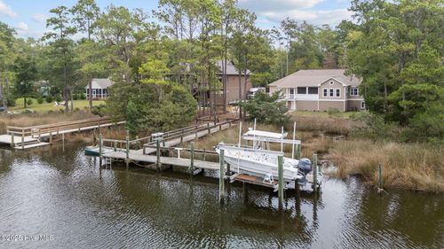 402 Whittaker Point Rd, Oriental, NC, 28571-9663 | Card Image