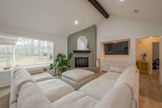 419 Magnolia Bnd, House other with 3 bedrooms, 2 bathrooms and 2 parking in New Caney TX | Image 11