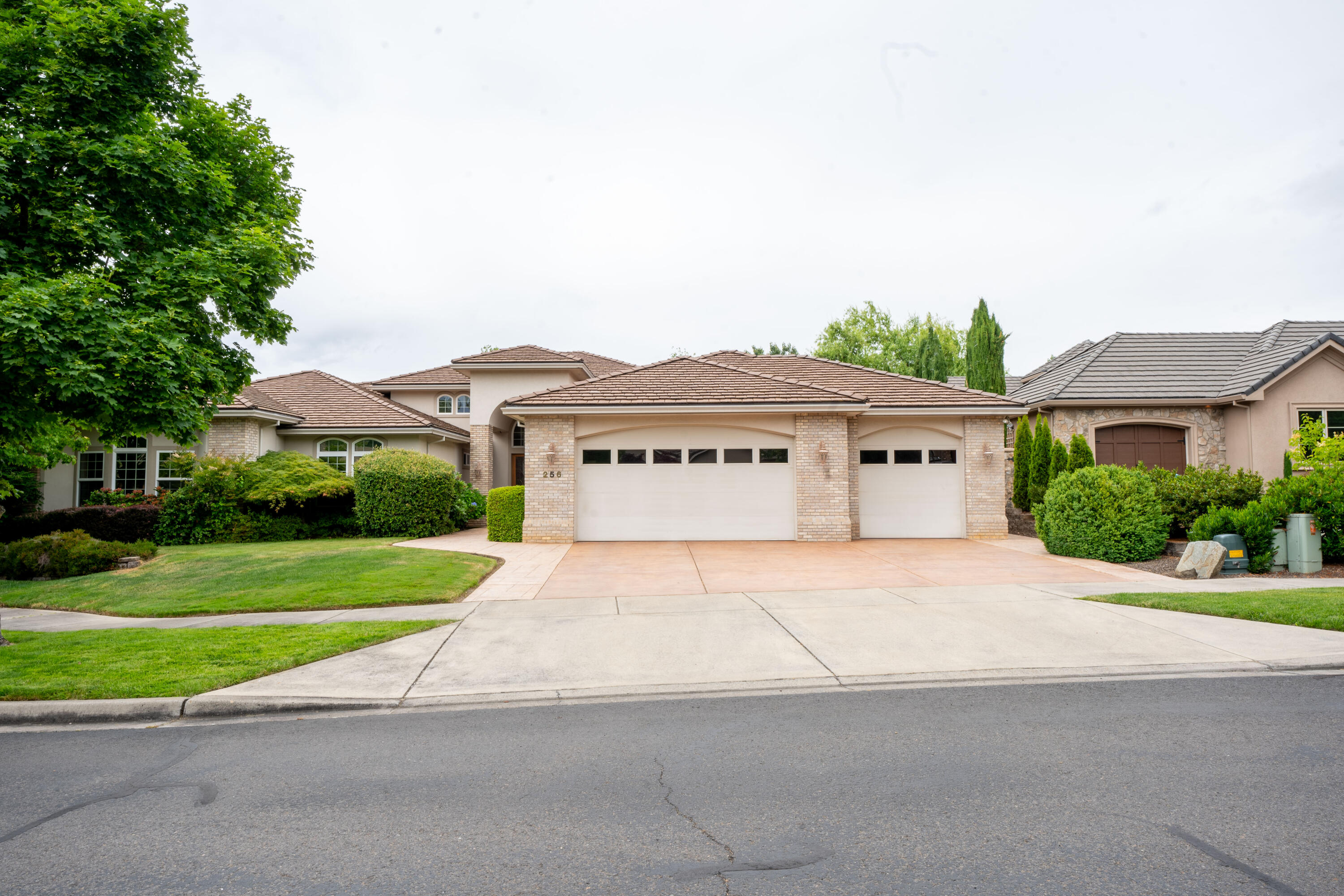 Island Pointe Dr, Medford, OR 97504