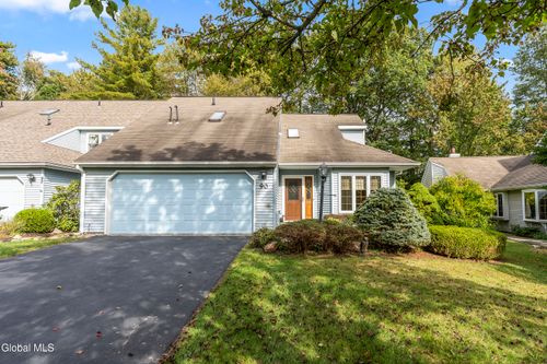 90 Commonwealth Dr, Glenmont, NY, 12077-3218 | Card Image
