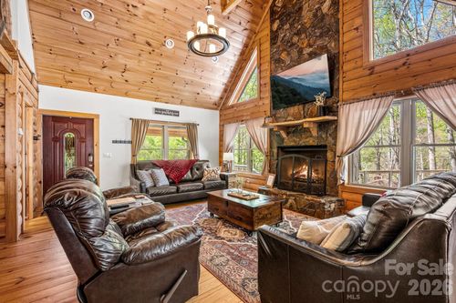 100 Split Rail Dr, Maggie Valley, NC, 28751-0435 | Card Image