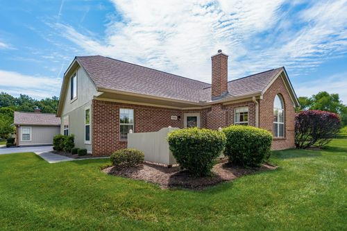 5568 Meadowood Ln, Westerville, OH, 43082-9442 | Card Image