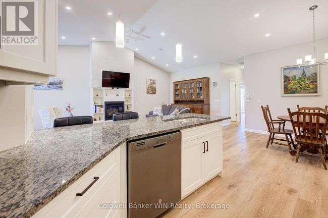 103 Broomers Crescent, Townhouse with 2 bedrooms, 2 bathrooms and 3 parking in Wellington North (Mount Forest) ON | Image 20