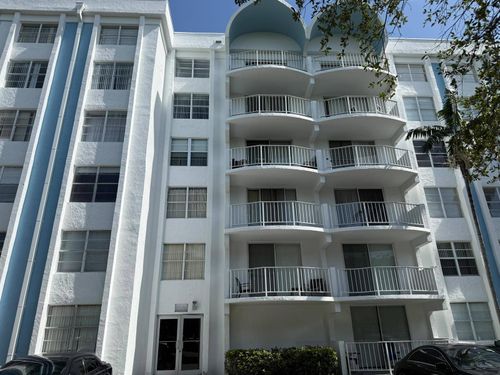 a-301-482 Nw 165th Street Rd, Miami, FL, 33169-6460 | Card Image