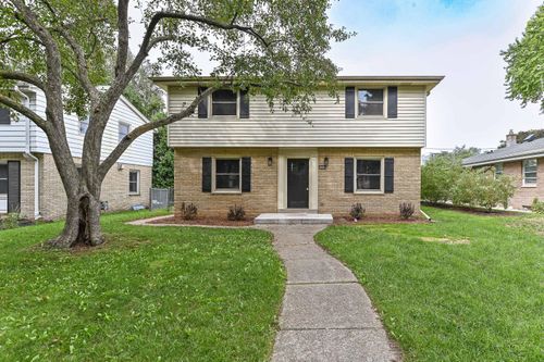 2225 N 103rd St, Wauwatosa, WI, 53226-2419 | Card Image