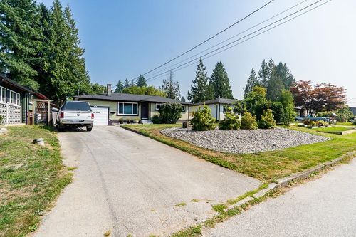 11620 210 St, Maple Ridge, BC, V2X4Y1 | Card Image