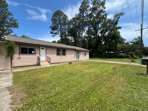 3010 Martin St, Pascagoula, MS, 39581-3425 | Card Image