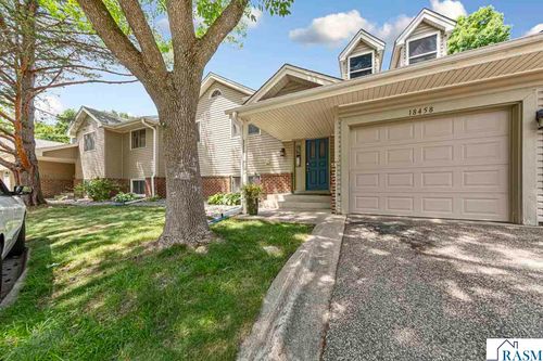 18450 Creeks Bend Dr, Minnetonka, MN, 55345-6141 | Card Image