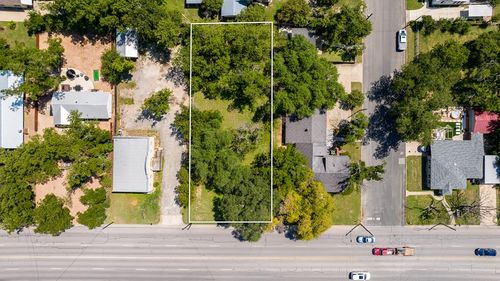 d-903 N Llano St, Fredericksburg, TX, 78624-3923 | Card Image