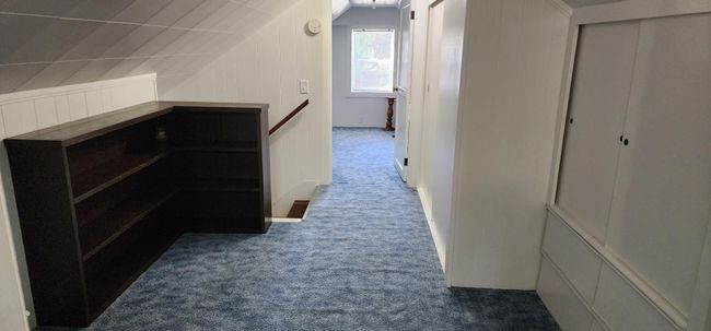 Upper level landing and storage | Image 9
