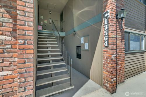 37-13550 37th Ave S, Tukwila, WA, 98168-3943 | Card Image