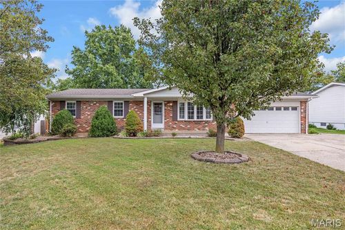 706 Cheryl Ann Dr, Wentzville, MO, 63385-1007 | Card Image