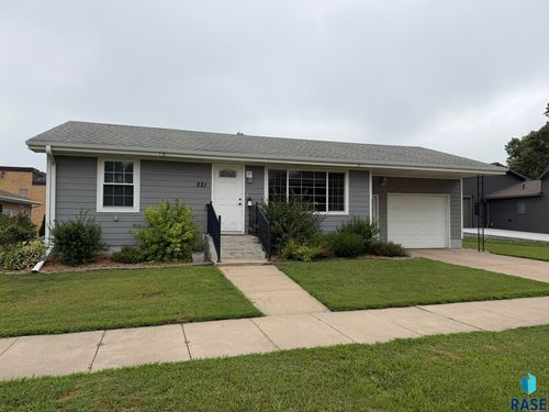 221 N 3rd St Street, Emery, SD, 57332 | Card Image