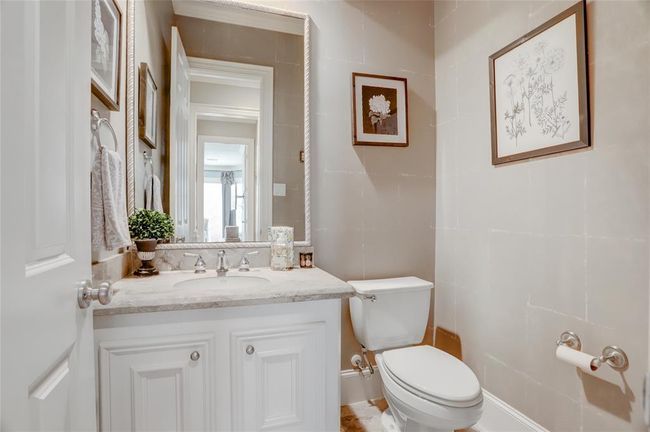 Downstairs half bathroom | Image 16