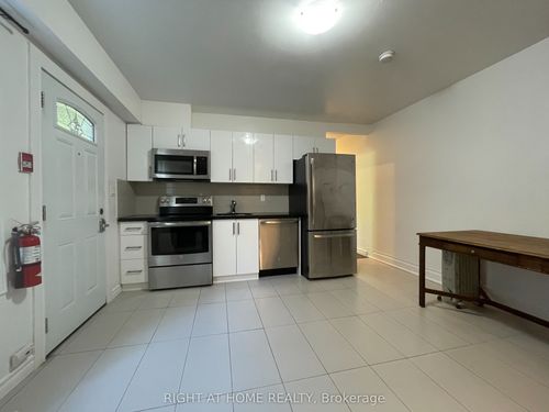 1-95 D'Arcy St, Toronto, ON, M5T1J9 | Card Image