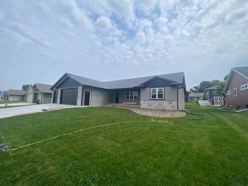 601 Grand Meadow Dr, Holmen, WI, 54636-2206 | Card Image