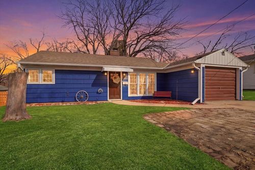 1011 Aurora Street, Waukesha, WI, 53186 | Card Image