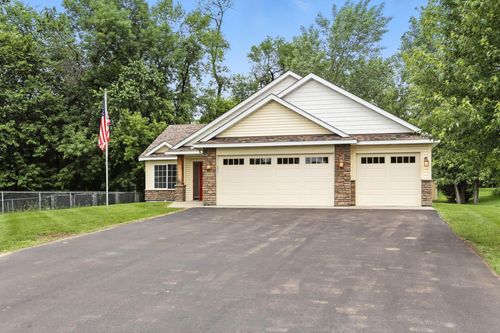 1001 Bellaire Blvd Nw, Isanti, MN, 55040-7520 | Card Image
