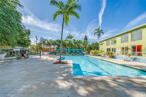 2-290 Ne 51, Miami, FL, 33137 | Card Image
